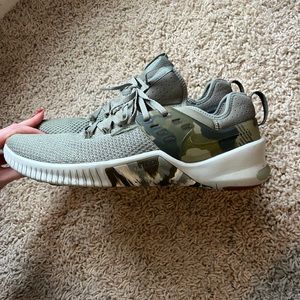 Nike free metcon camo